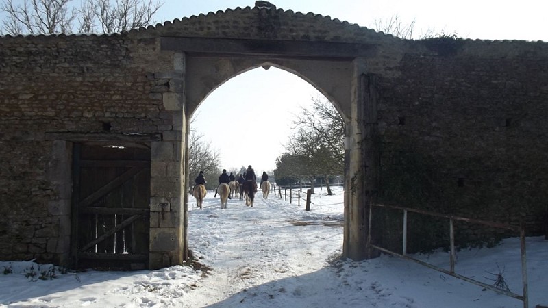Relais équestre de Villenon