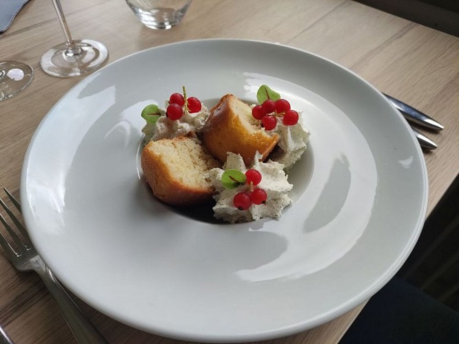 86130 La Table du Golf restaurant Baba au Rhum