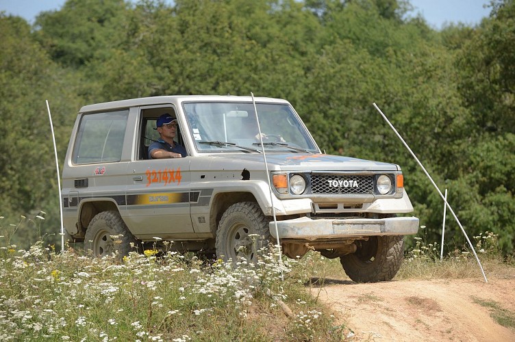 Ecole de pilotage 321 4X4