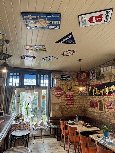 Restaurant Les amis de la route à Fleuré (1)