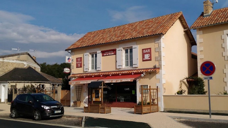 Restaurant Les amis de la route à Fleuré (2)