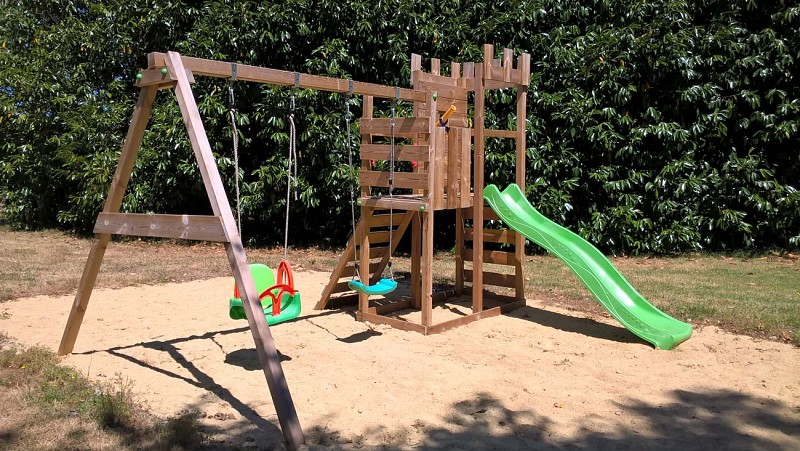 aire de jeux pour les petits