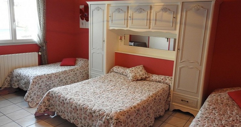 chambre-rouge-890x470