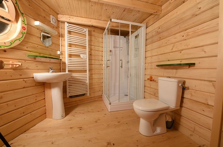 Maisons insolites du Domaine de Dienné