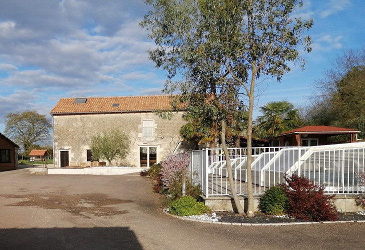 Gîte Montplaisir à Civray extérieur