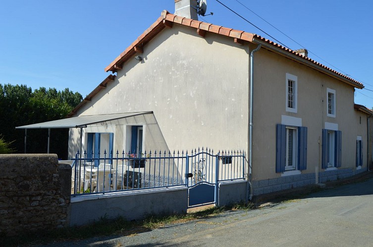 La Petite Maison Bleue