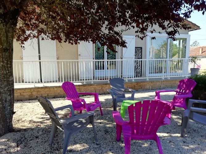 Gîte de la Grimolle à Valence en Poitou_Salon de jardin