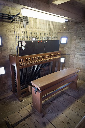 Le Carillon du Mas Rillier et son campanile, un accord parfait
