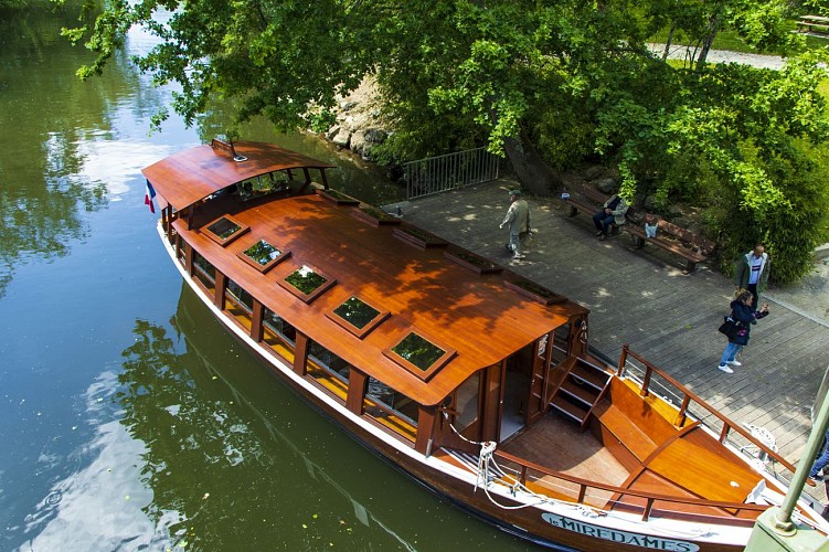 Riverboat 'Le Miredames'