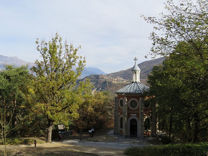 Vue sur la chapelle du Précieux Sang