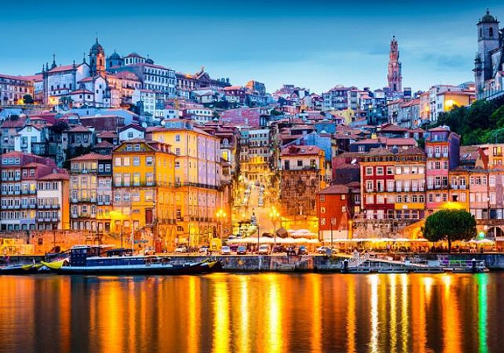 Besichtigung von Porto bei Nacht mit Abendessen und Fado-Show