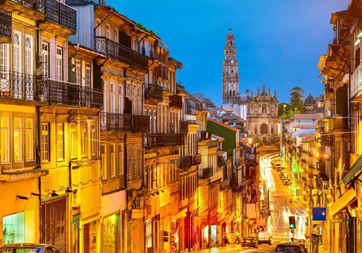 Visita di Porto by night, cena e Fado show