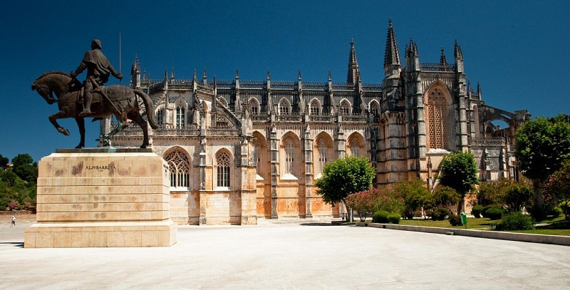 Guided Bus Tour & Wine Tasting - in French - Porto