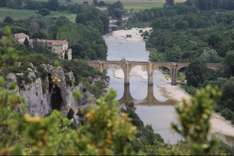 Vue sur le Pont Saint Nicolas