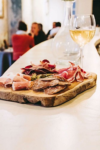 plateau-charcuterie-amuse-broc-cafe