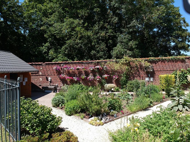 Parc du Château Cheneau : Le Jardin du docteur Arouete 3