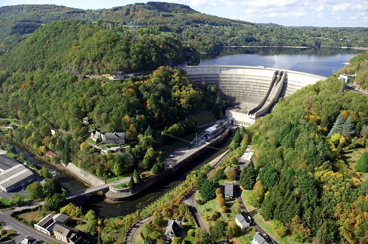 Barrage de Bort-les-Orgues usine intérieure