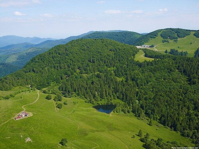 The Rouge Gazon and the Chaume des Neufs Bois