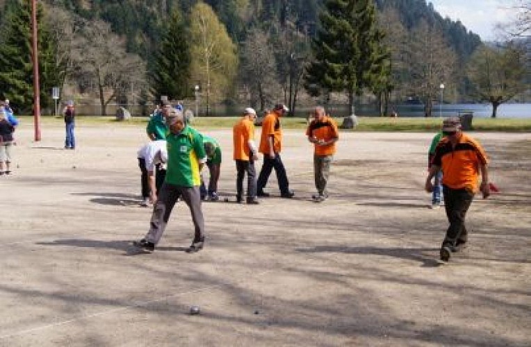 Petanque terrein bij het meer van longemer