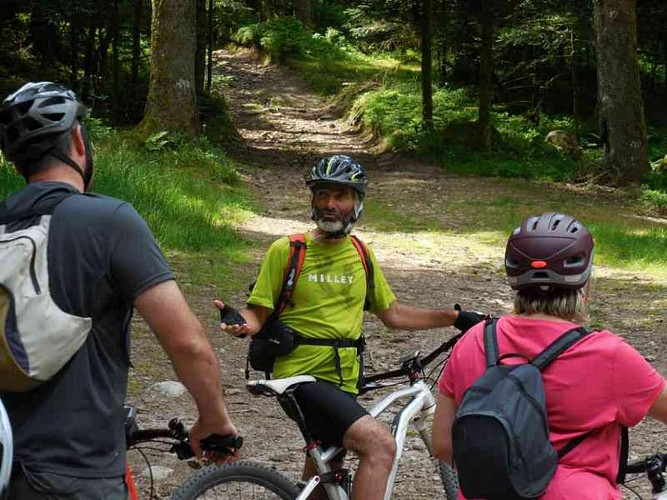 Two-wheel accompaniment - pierre guidat