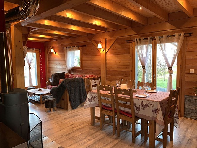 Adjoining chalet sleeps 6