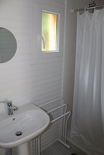 Lodge intérieur 3 - salle d'eau_5