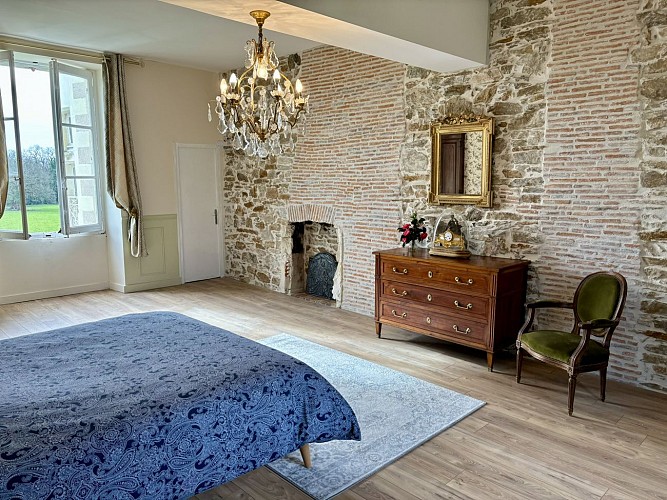 LE GÎTE ROMANTIQUE AU CHÂTEAU DE LA PERVENCHÈRE