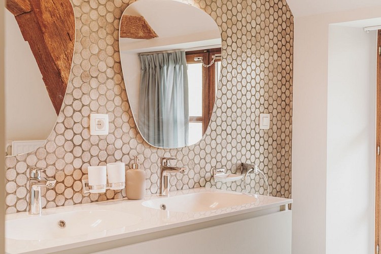 Bathroom of the cottage "La Bergerie" in Clermont