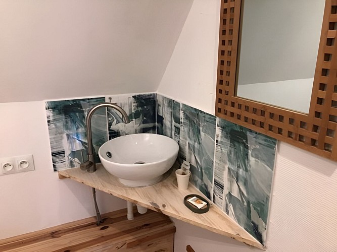 Chambre verte salle de bain