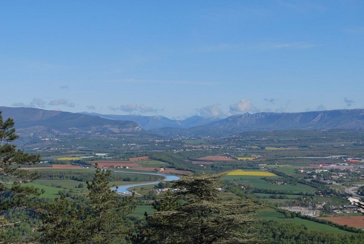 Vue sur le Sisteronais et le Laragnais depuis le Molard
