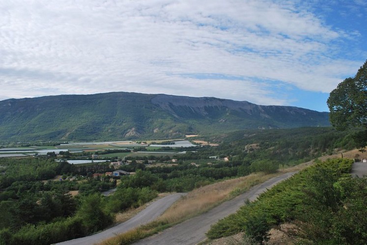 Vue dégagée sur la montagne de Chabre