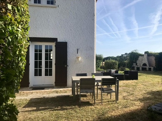 Gîte-NaturMa-Montpon-salon-de-jardin