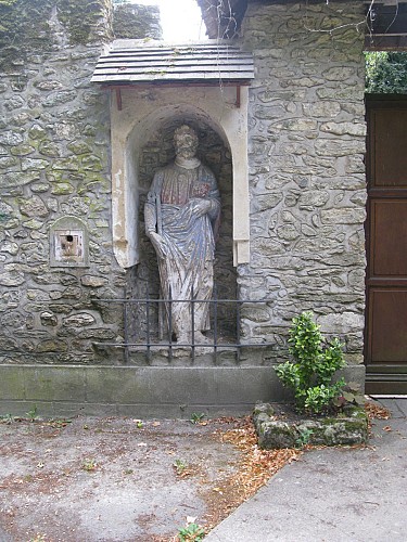 Fourges - Statues votives rue du Moulin