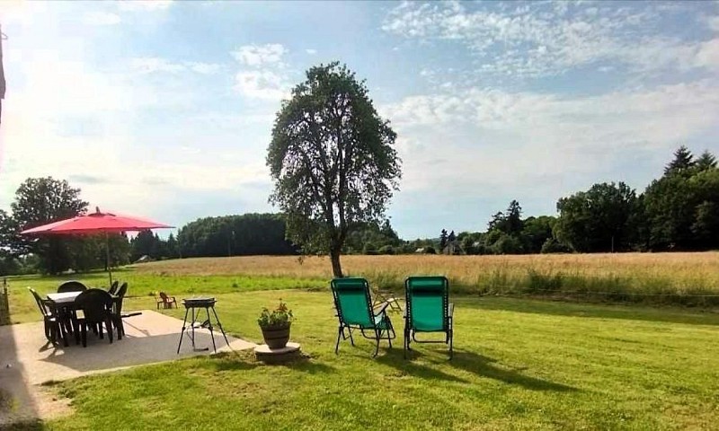 Le gîte à la campagne à Chassagnas sur la commune de La Croisille Sur Briance en Haute-Vienne - la terrasse_4