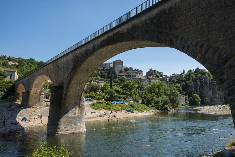 Beach under the bridge at Balazuc