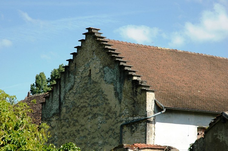 Toits dauphinois et à mantelure de Courtenay