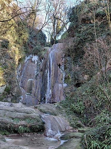 Der Wasserfall von La Vallière, Vallon des Faulx, ENS de l'Ain