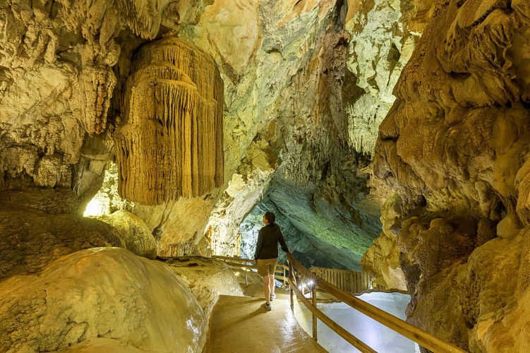 Grottes du Cerdon – Parc de Loisirs Préhistoriques