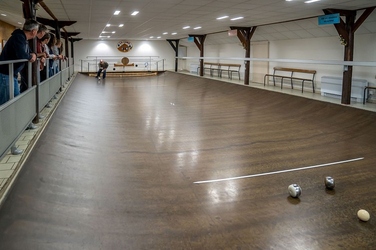 Découverte de la boule de fort en groupe