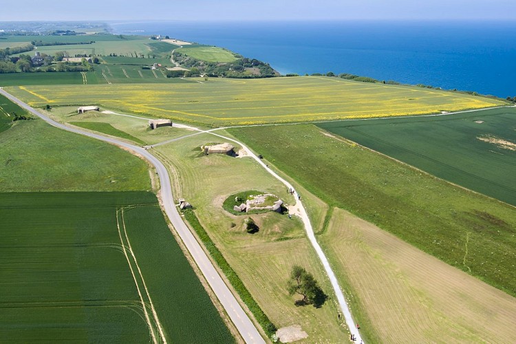 La batterie de Longues-sur-Mer vue du ciel.