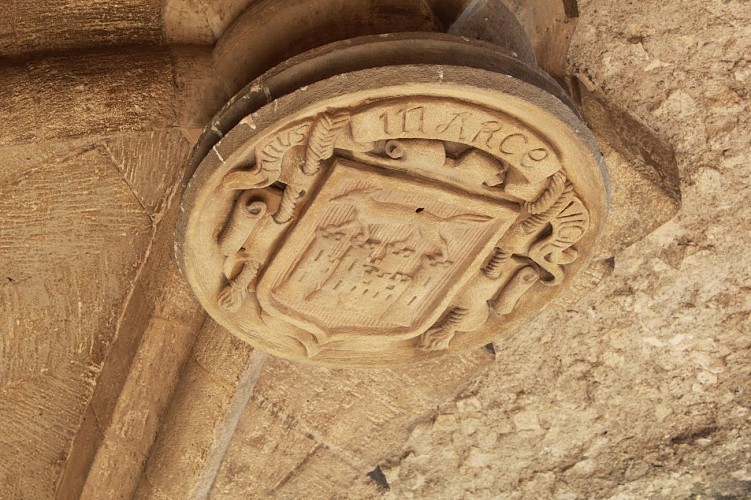 Le Château Féodal des Comtes de Provence