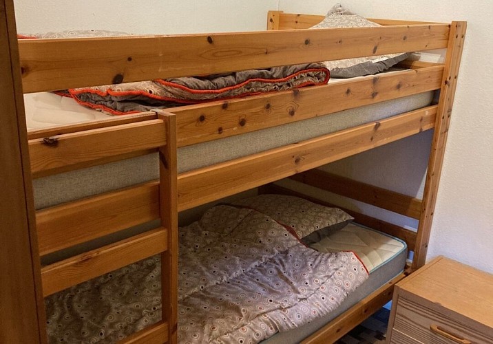 Chambre aux lits superposés