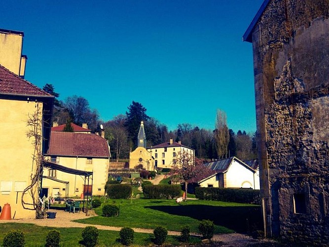 MEUBLÉ GÎTE COTTAGE - LA MANUFACTURE ROYALE