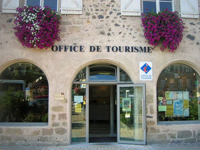 Dordogne valley Tourist Office in Beaulieu sur Dordogne
