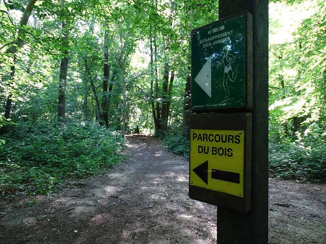 Chemin de terre Bois de Grand Leez Pancarte Amandine Couvreur