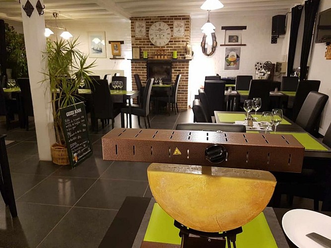 Les Meurisses salle intérieure