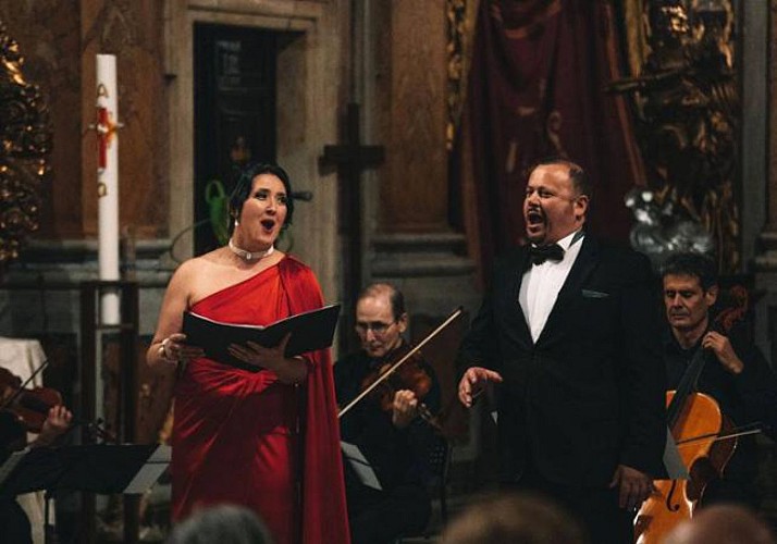 Opéra Concert les Grands classiques de la musique lyrique italienne dans l'église Caravita de Rome
