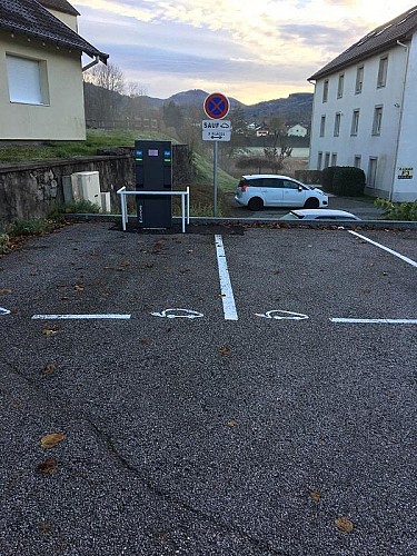 BORNE DE RECHARGE POUR VÉHICULE ELECTRIQUE À RAMONCHAMP