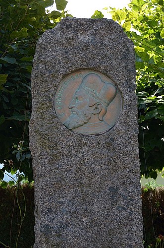 Le jardin paroissial et son mémorial du Saint-Mont