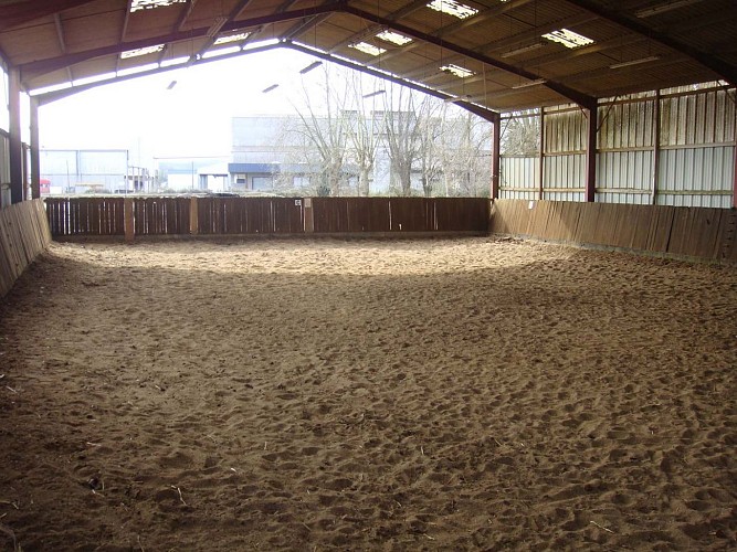Club Hippique - Lescar - manège intérieur